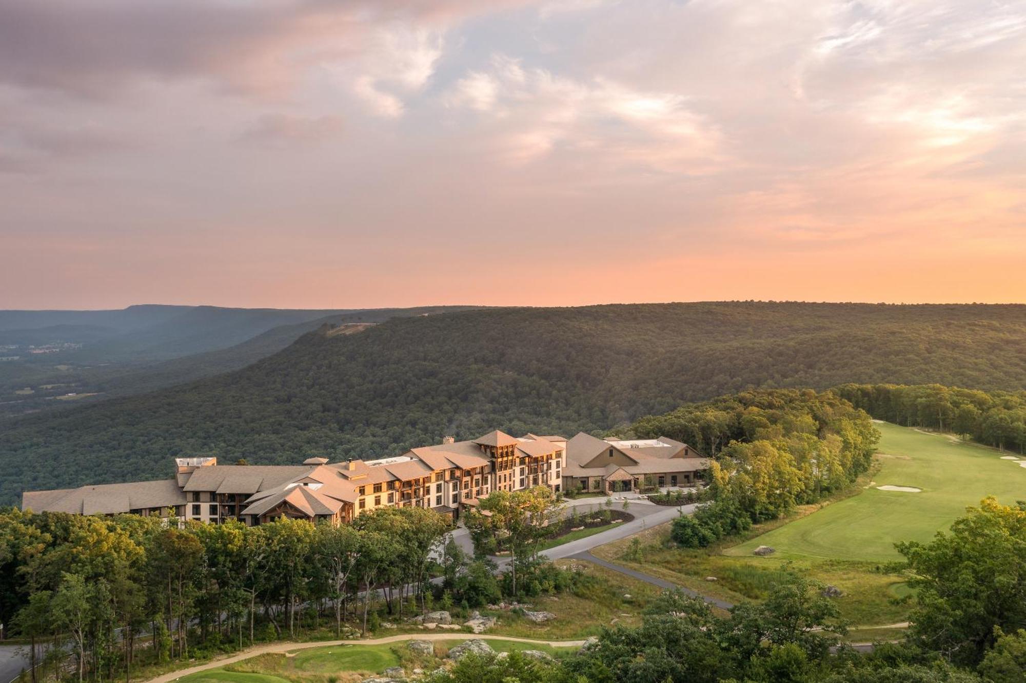 Cloudland At Mclemore Resort Lookout Mountain, Curio By Hilton Rising Fawn エクステリア 写真